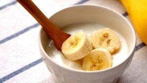 Banana mask for glowing, wrinkle-free skin