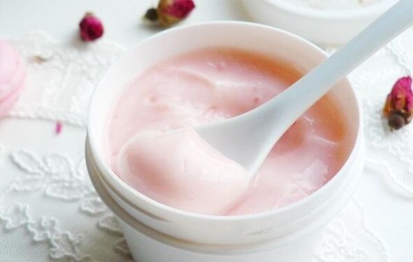 Rejuvenating yogurt mask